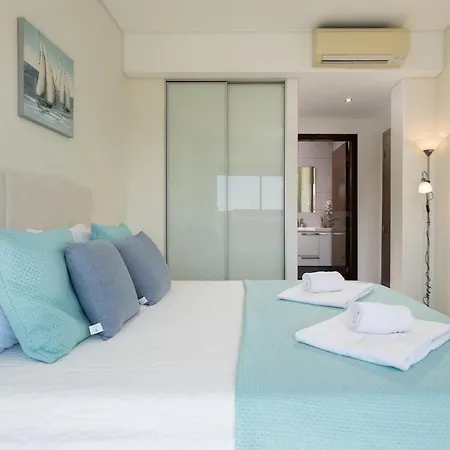Sea View, & Pool - Private Parking Ac & Wifi *