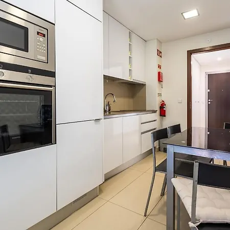 شقة Sea View, & Pool - Private Parking Ac & Wifi