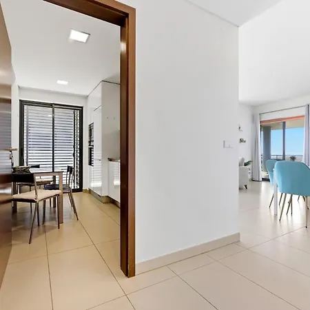 Sea View, & Pool - Private Parking Ac & Wifi *