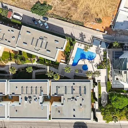 Sea View, & Pool - Private Parking Ac & Wifi شقة